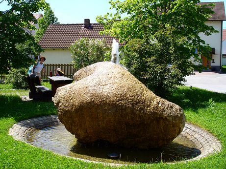 Brunnen am Kirchplatz